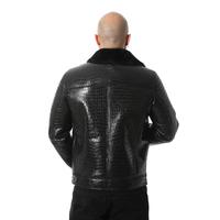 Мужская Куртка-Bomber из Стриженого Меха, Черная шерсть с Тиснением под Крокодила E21-CRO-BLK-TTSW